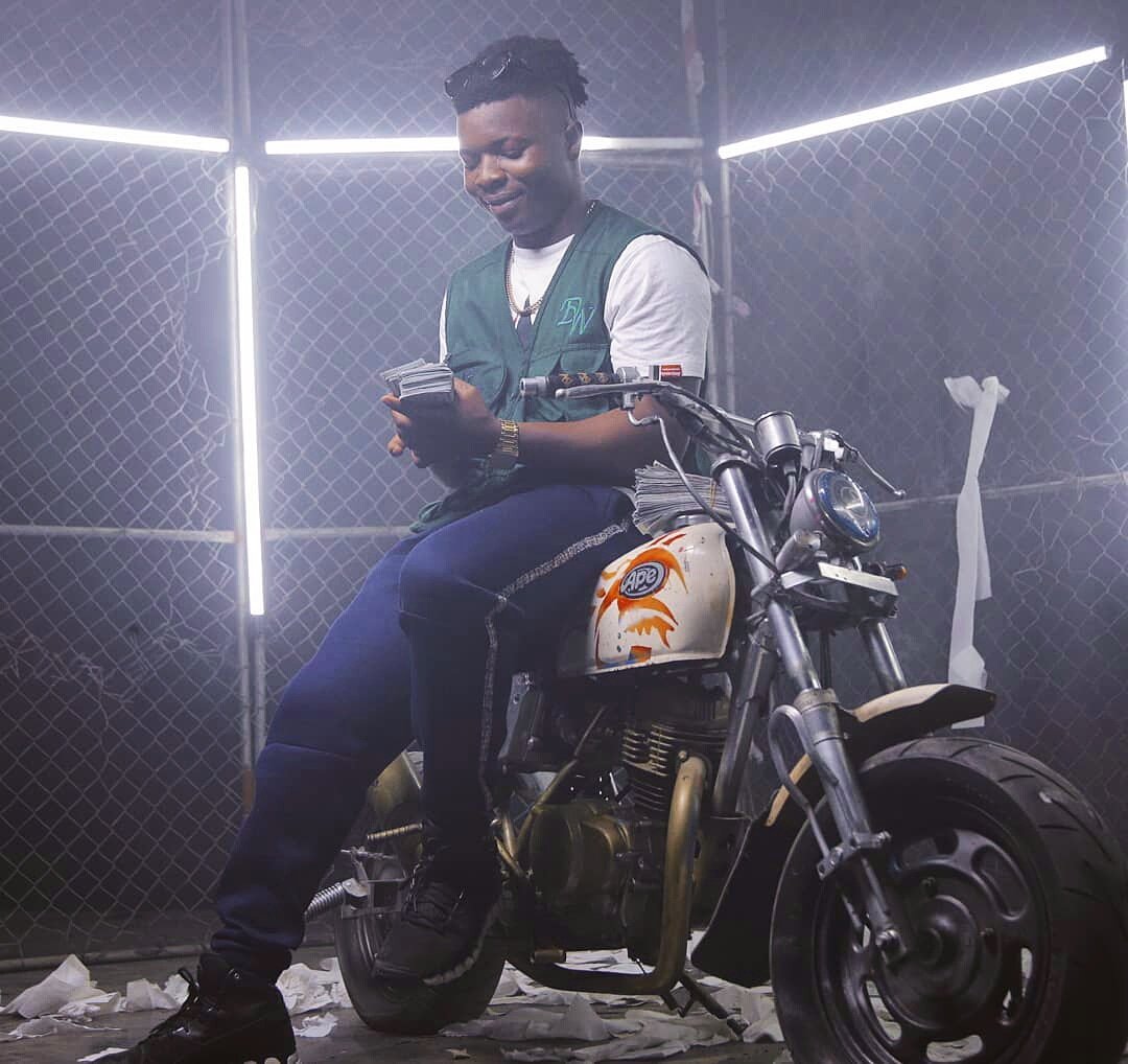 Olayinkadwave's tweet photo. EXCLUSIVE DWAVE SIGHT JACKET FEATURING ARTIST:[@WALETURNER] 🎬 #DWAVESTYLING #MBMW #DWAVE18 #HOTTEST https://t.co/h155gzPNxF