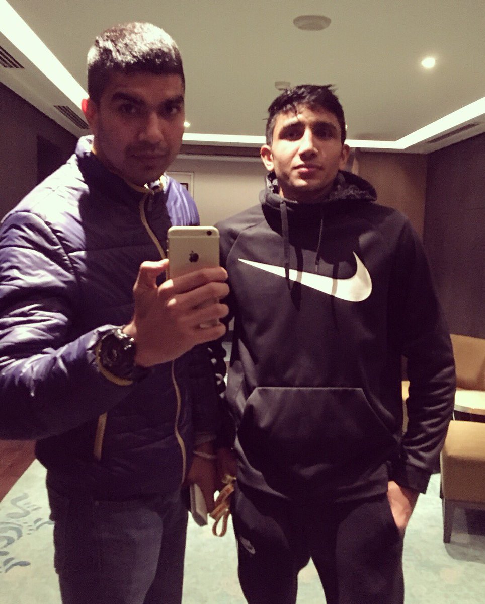 RangiDheeraj's tweet photo. #Pakkewalabhai😘 @rajput_fighter coming to support me #spicejetindiaopen #competitionmodeon #punchmeinhaidum #bhaibhai😘 https://t.co/36WjWGnoS5