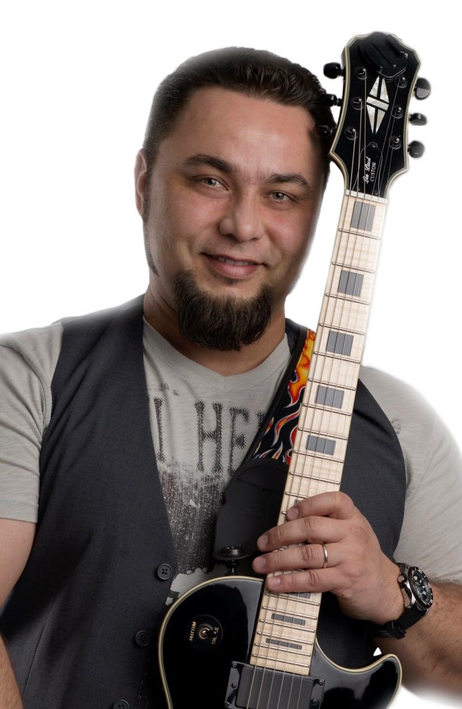 10Strings2017's tweet photo. #10Strings today!!! #10strings #hardrock #rock #ucraina #romania #violin #electricguitar #elctroviolin #2018 #nirvana #metallica #europe #guitar #finalcountdown #smelsliketeenspirit #businescards #photography #photoshoot #photosession https://t.co/zQ3n4ovvs9