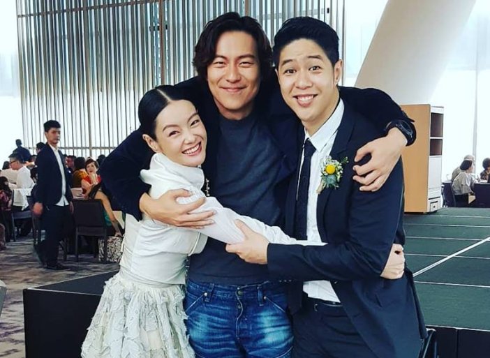 .<a href="/Sheila_Sim/">SheilaSim</a> got hitched today! Find out who the groom is: tdy.sg/2GlA10t