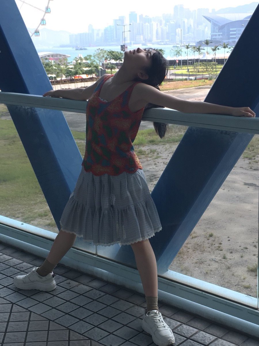 伊藤万理華写真集エトランゼ公式 Na Tviteru はっじまるよ エトランゼ 伊藤万理華 まりっか 大の字 ダイノジ