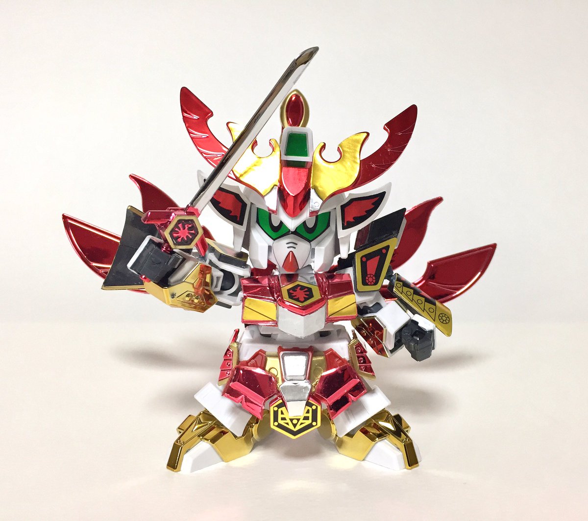 ネコキック 鳳凰頑駄無完成 天帝の神器をメッキしました 赤い鎧が眩しいです ネコキック 鳳凰頑駄無完成 天帝の神器をメッキしました 赤い鎧が眩しいです