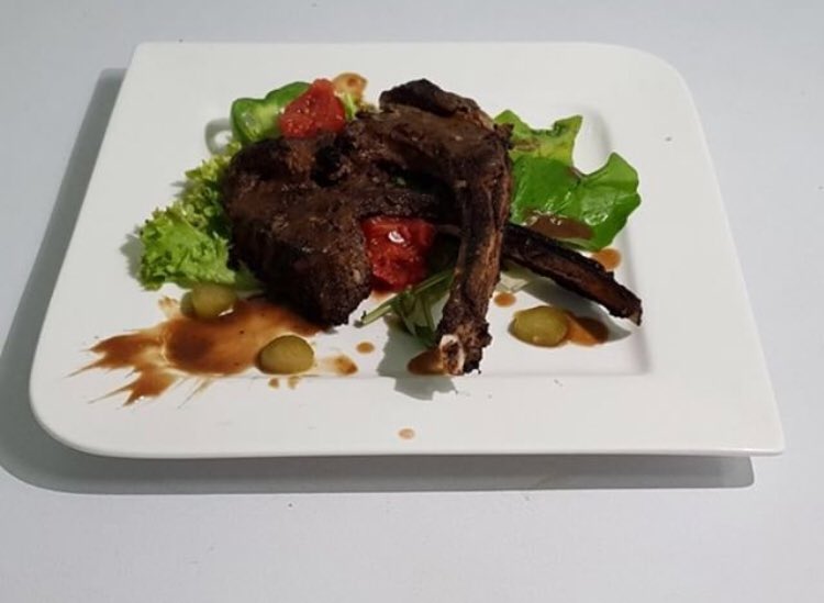 Marinestation_T's tweet photo. King of the grill “lamb chops” you can beat our meat ...🍖 ⚓️.                     #marinestationtruck #Food #tasty #beef #ComingSoon #delicious #foodie #yum https://t.co/xkNWnsMl03