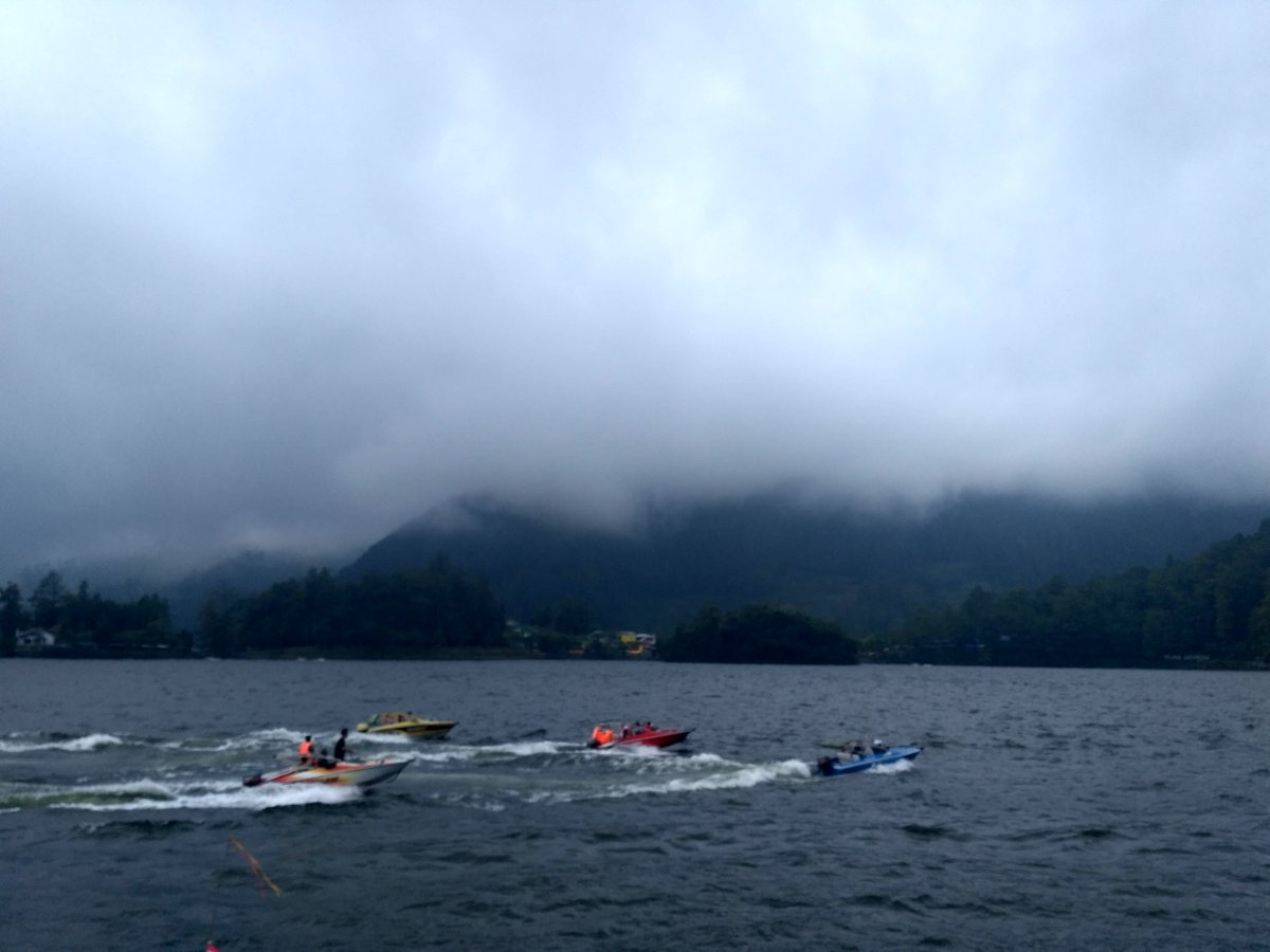 Berasa nonton balap speed boat