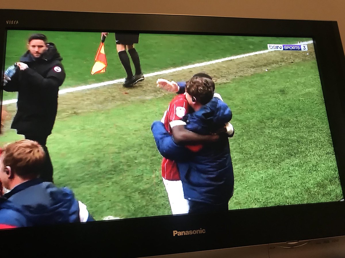robinoverhere1's tweet image. Loved this! @famara2001 headed directly to physio Steve Allen to share the moment #teamwork #hardwork @bcfctweets