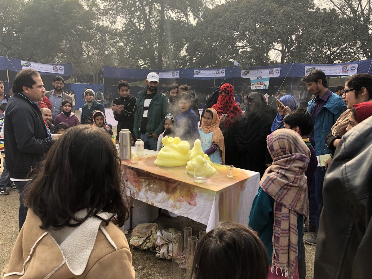 MathsSciencePK's tweet photo. Elephant toothpaste experiment conducted by @KSSPakistan at the #lsm18. @ZarrarKhuhro @junaidakram83 https://t.co/kKp2319Ram