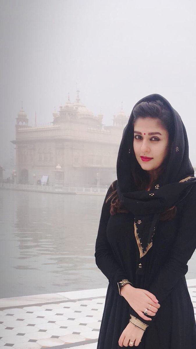 NayantharaU's tweet photo. Golden Temple #Amritsar 🙏🏻 #ThanksGiving 😊 https://t.co/kcF8j9wc9g
