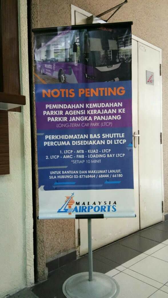 KPISM's tweet photo. KPISM bantah tindakan Malaysia Airports memindahkan kemudahan parkir agensi kerajaan dari blok D ke parkir jangka panjang yg lebih jauh dn perlu menunggu bas.. Tindakan ini bakal menyusahkan pegawai kerajaan yg bertugas di KLIA. Mohon pihak berkenaan ambil tindakan penyelesaian. https://t.co/K8fPxoZLGZ