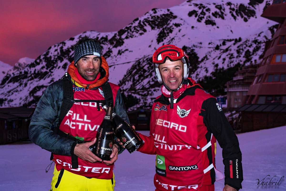 Full_Activity's tweet photo. Bestial compartir 24H non stop en @Astunesqui con @TrailHernando y verle batir el record absoluto: 81.780 metros verticales. Yo me quede en 70.035. Lo veremos todo pronto en el programa #FullActivityTV Yujuuuuu!! https://t.co/cph0TQwMjx