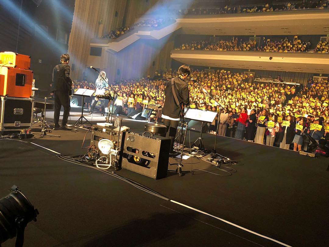 [LEE HI INSTAGRAM] leehi_hi: 大阪公演まで無事に終わり!客席を埋め尽くした皆さんのおかげで、今日もとても楽しい公演でした! 皆さ... kpopsnaps.com/p/Befdt-1gs9g #kpopsnaps
