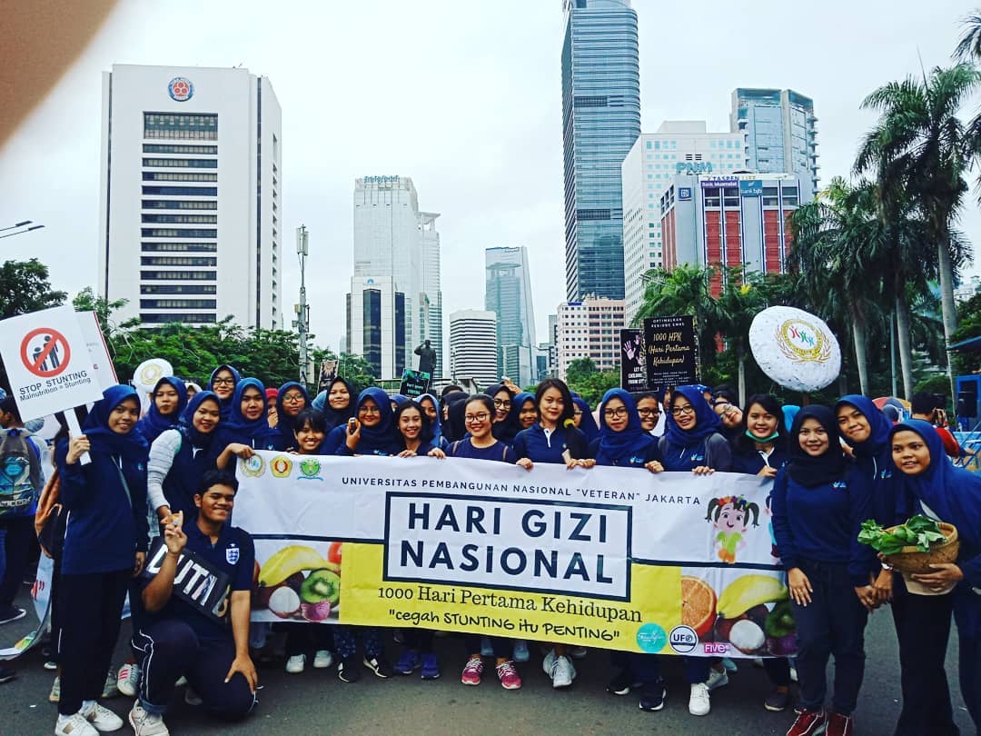 HimagiUPNVJ's tweet photo. Yuk ajak orang lain untuk mencegah stunting sejak dini! 
Jangan lupa juga selalu mengonsumsi buah-buahan dan sayuran serta biasakan sarapan pagi.  Karena itu PENTING!
.
.
#HARIGIZINASIONAL 
#HGN2018 
#HGN58 
#persagi 
#1000HPK 
#himagi #UPNVJ https://t.co/be7qntpTBe