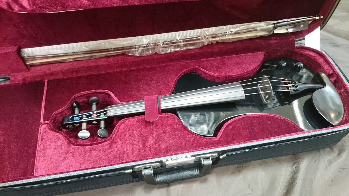 間もなくデビュー！ Fender FV-1 50年代にレオ・フェンダーがデザイン