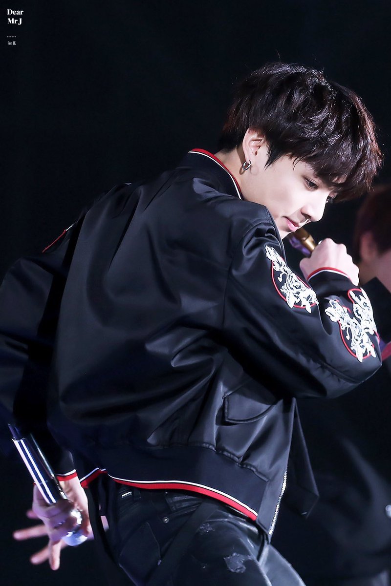kookpiics's tweet photo. #TwitterBestFandom #TeamBTS 
@BTS_twt https://t.co/wmXyQiIdkB