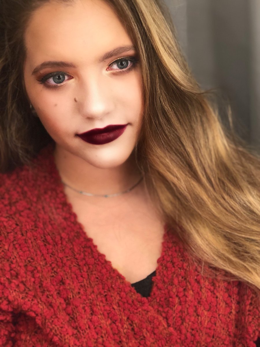 maddiegMUA's tweet photo. how are my friends so pretty??? https://t.co/CSeeraZYPd