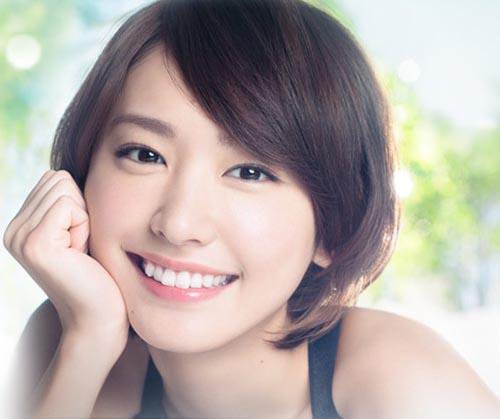 30代でも変わらない透明感 かわいい新垣結衣の美容法は 芸能コスメ 紹介サイト