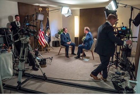 LinklineCrew's tweet photo. #illuminating always - our super talented #dop #lightingcamera @geraintwarring designing and shooting @piersmorgan @itv #donaldtrump @realDonaldTrump now transmitting @itv #cameraassistant #willroth - what a privilege for @linklinecrew to work on such a #landmark interview https://t.co/Q8qUjb3vNe