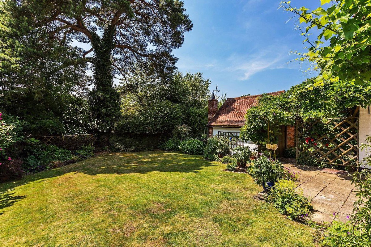 Surrey Estates tweet media