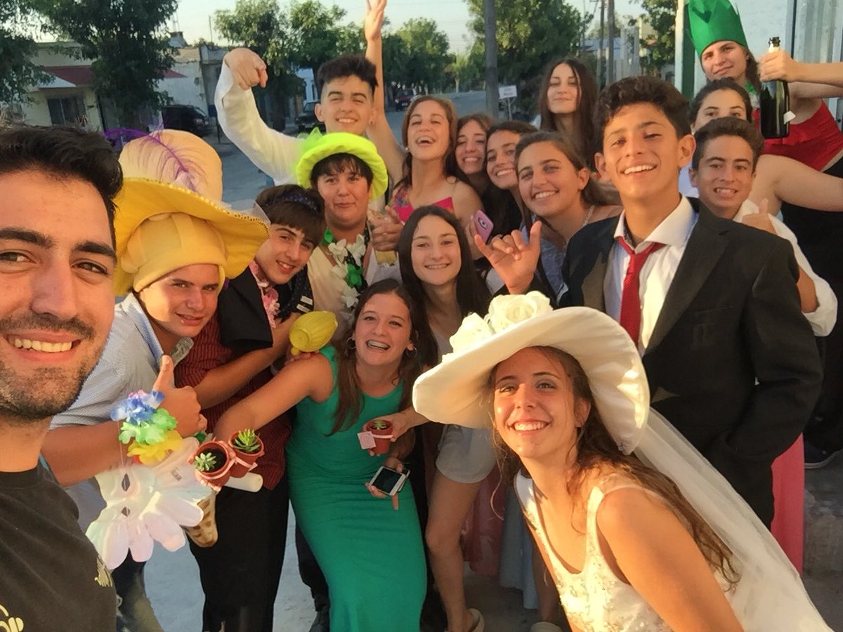 PablitoDJ_'s tweet photo. Reee amanecidos 😎
Pedazo de cumpleeee #EXPLOTOOO🎉
Mis 15 #Juli
#PablitoDJ 🎧
@Beta_DiscoMovil https://t.co/OBJUylh8hQ