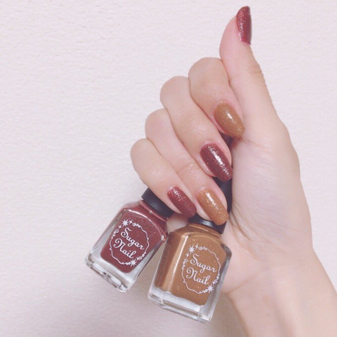 なお ブラウンラメ キャメルラメ 使用ポリッシュ Tmシュガーネイル3 ティラミス 親指 中指 小指 Tmシュガーネイル3 モンブラン 人差し指 薬指 ネイル セルフネイル セルフネイル部 100均ネイル