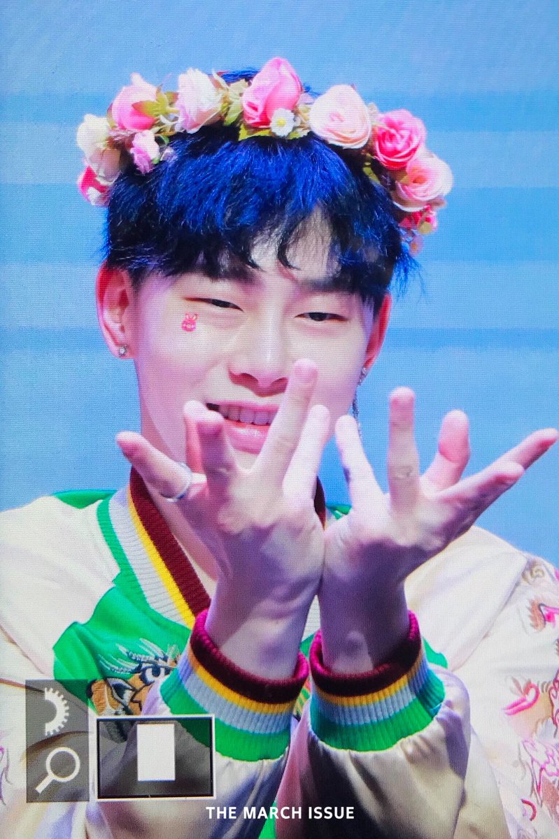 theMarchIssue97's tweet photo. 180128 #JBJ #권현빈
나의 꽃이야🌸🌸 https://t.co/UIqARN8xID
