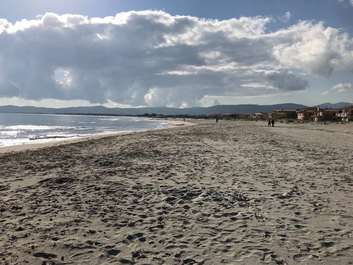 BBSuCoro1's tweet photo. #mare #soledinverno #spiaggia #LaCaletta https://t.co/pKNjQpcpZL