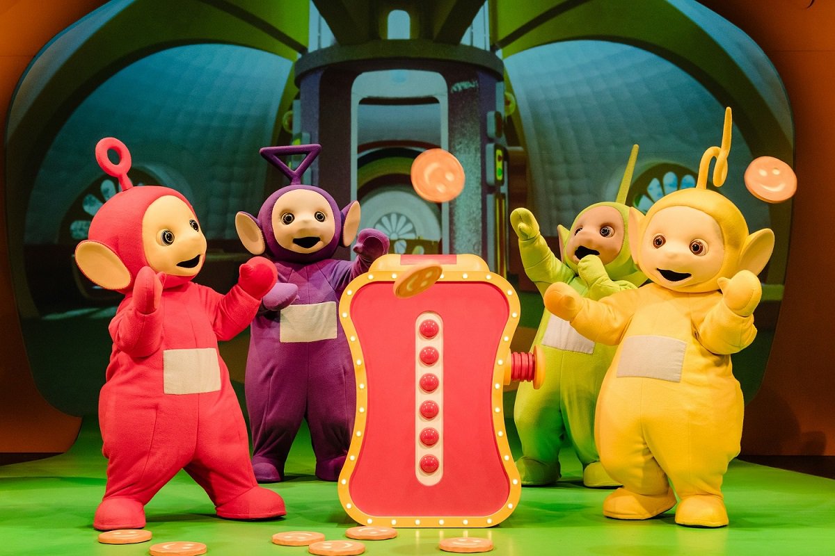 ShaunsPeople's tweet photo. The TELETUBBIES celebrate their 21st Birthday this year...and, instead of partying in Vegas where they'd be of legal drinking age, they're heading to...St Helens, where @TheatreRoyalStH will host their FIRST EVER stage show https://t.co/OZI38sSWKO #Teletubbies20 @LiveTeletubbies https://t.co/bcfqLHPm0m