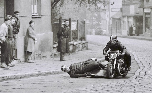 LienhardRacing's tweet photo. #SidcarSunday 💪🏼

Zbraslav 1963 https://t.co/4jTbzpH65b