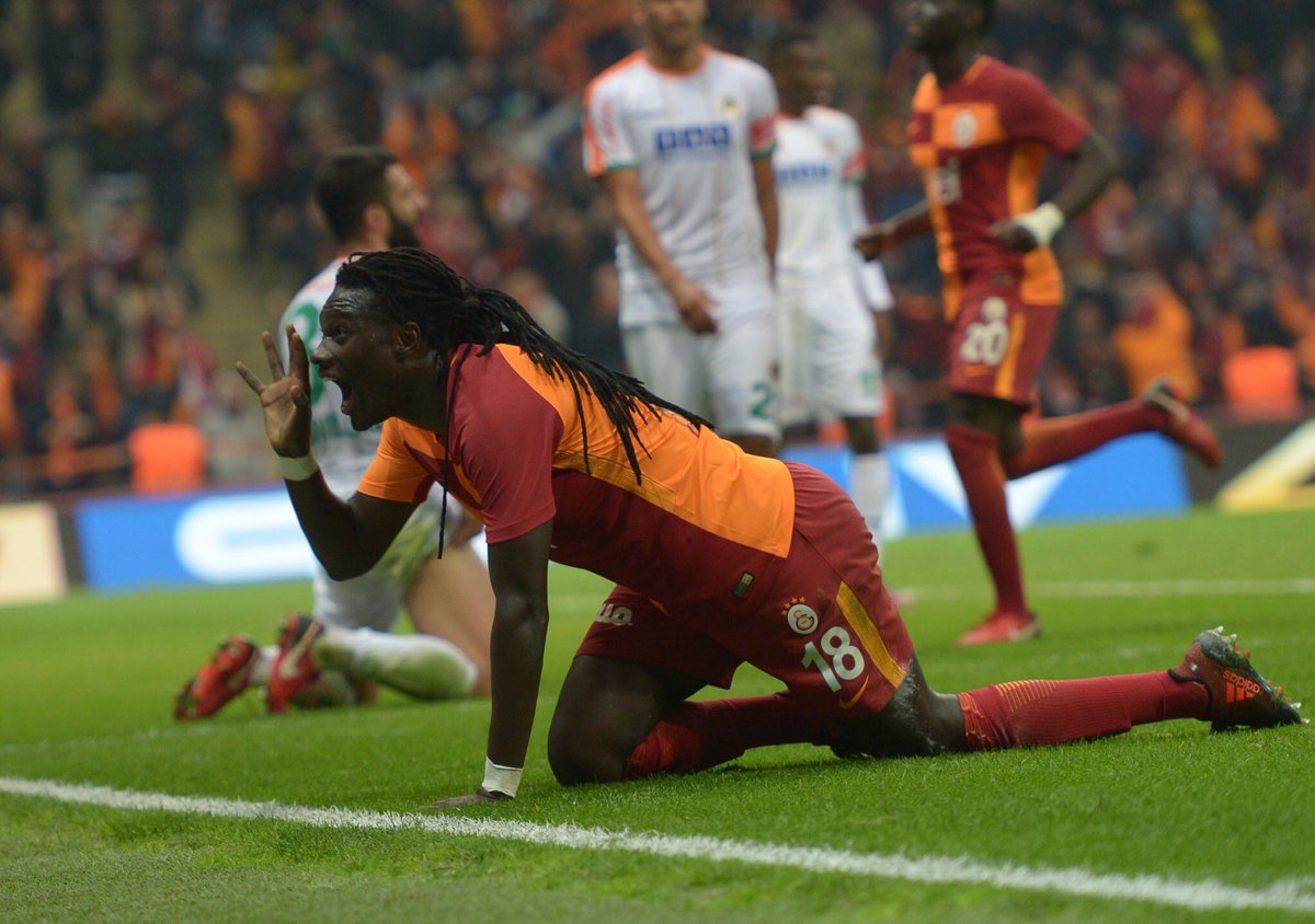 Frhngdr's tweet photo. Gomis’in klasik gol sevincini özledim, rahat bırakın Kara Aslanımızı, o gol atınca O Sen Olsan bariyle sevinmeye devam edelim biz de!.. @BafGomis 🐾 #GomisTeam #AslanChallenge #osenolsanbari https://t.co/mDOLhvWVwG
