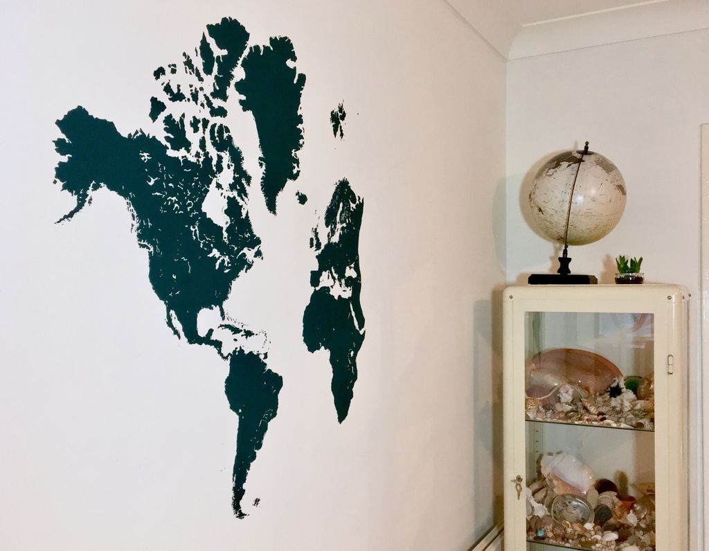 AbiEleri's tweet image. The travel corner is coming along nicely. World map half finished on the wall and shells and rocks I've collected on my travels in the cabinet.

#homedecor #traveldecor #travelmemorabilia #worldmap #wallart #travel #adventure #explore #seetheworld #art #illustration #painting