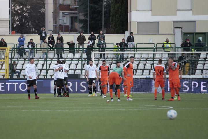 PicenoTime's tweet photo. Pro Vercelli-Ascoli 2-0, highlights https://t.co/DBLbIBUUyK @magica_pro @MicheB13 @vercelliwebtv @ProVercelli1892 @AscoliPicchio #SerieB @LegaSerieBnews #PRVASC #ProVercelliAscoli https://t.co/7NjiWrX6jN