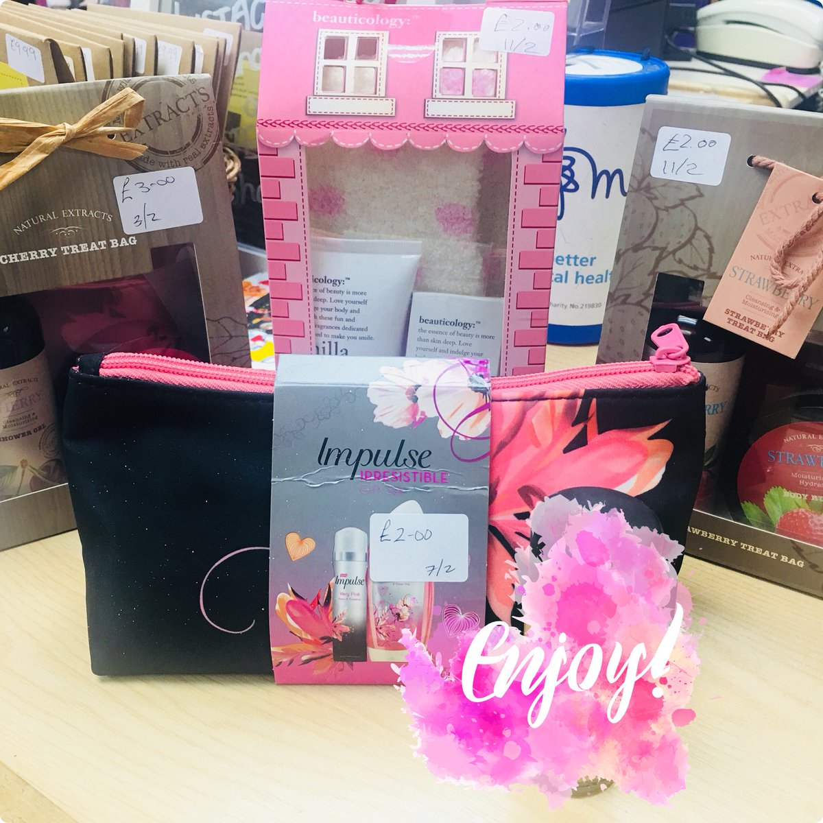 MindShopLeigh's tweet photo. We get some great toiletries and beauty products donated so pop in,pick up some treats and pamper yourself! Looking after yourself in this way is great for good mental health! @MindShopLeigh @MindCharity #TimetoTalk https://t.co/i7jUzPTb5N