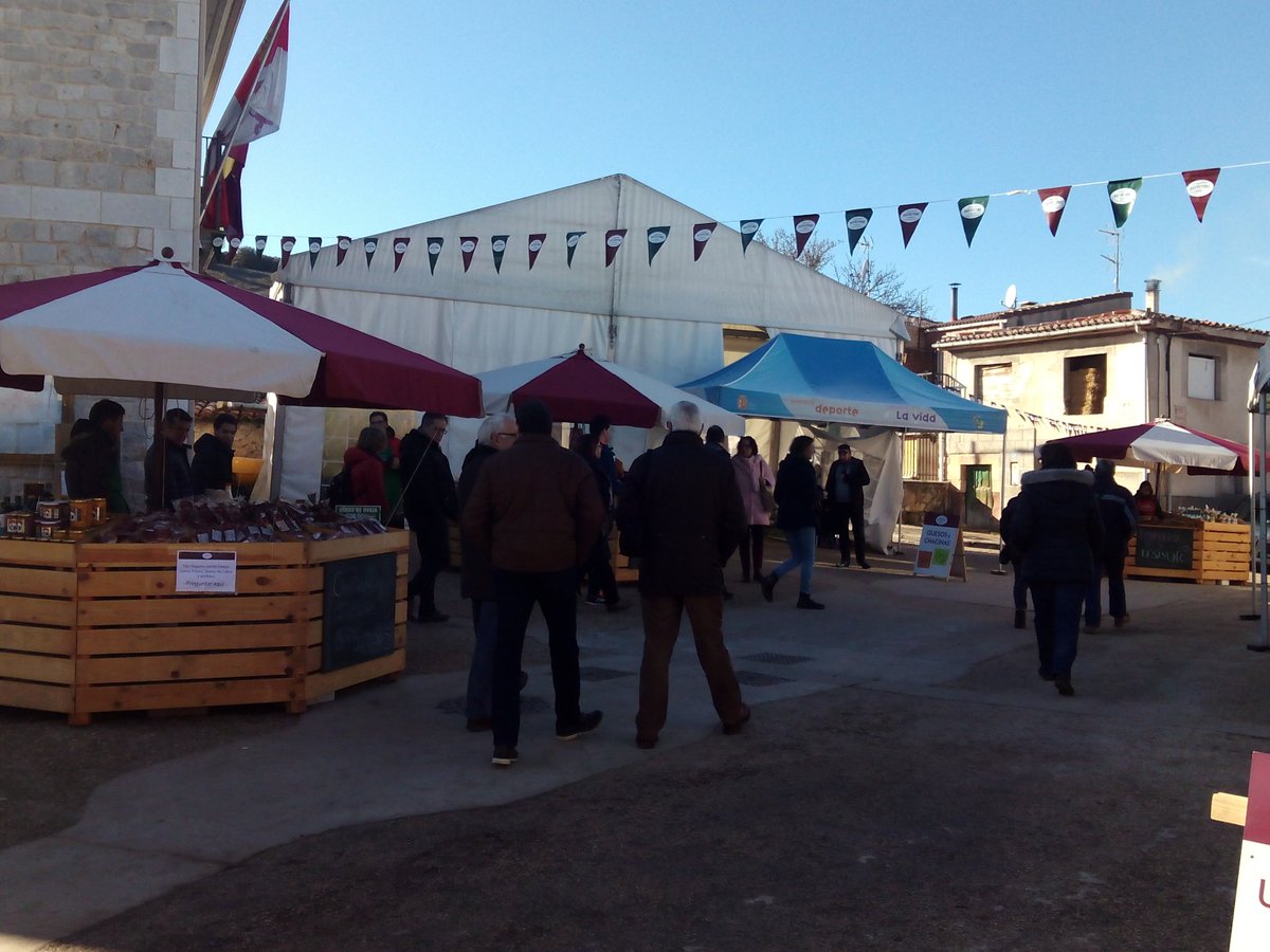 Autoctono_BU's tweet photo. Hasta el sol ha salido para recibirnos en #Quintanalara ¡Os esperamos con nuestros productos #sanos #sostenibles #solidarios! #feriadelatrufa https://t.co/1BfB8mXRjf