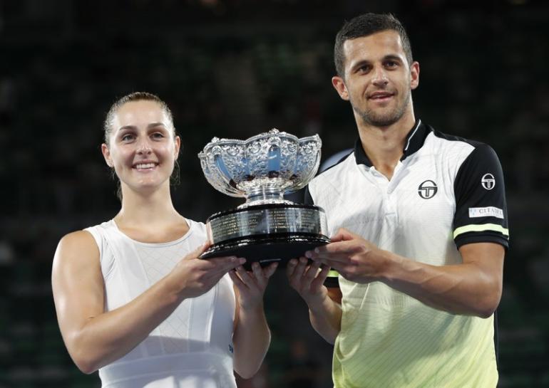 Pavic, Dabrowski win Australian Open mixed doubles reut.rs/2DFxdcx