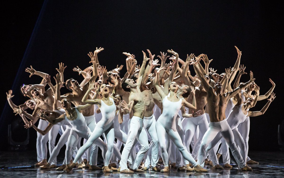 OperaRoma's tweet photo. Una #SoiréeFrançaise all'insegna del bianco!
#SuiteenBlanc di #Lifar e #PinkFloydBallet di #Petit
Da questa sera fino al 3 febbraio.
#TORballo #operaroma
© Yasuko Kageyama / TOR https://t.co/PrxUhEAoG2