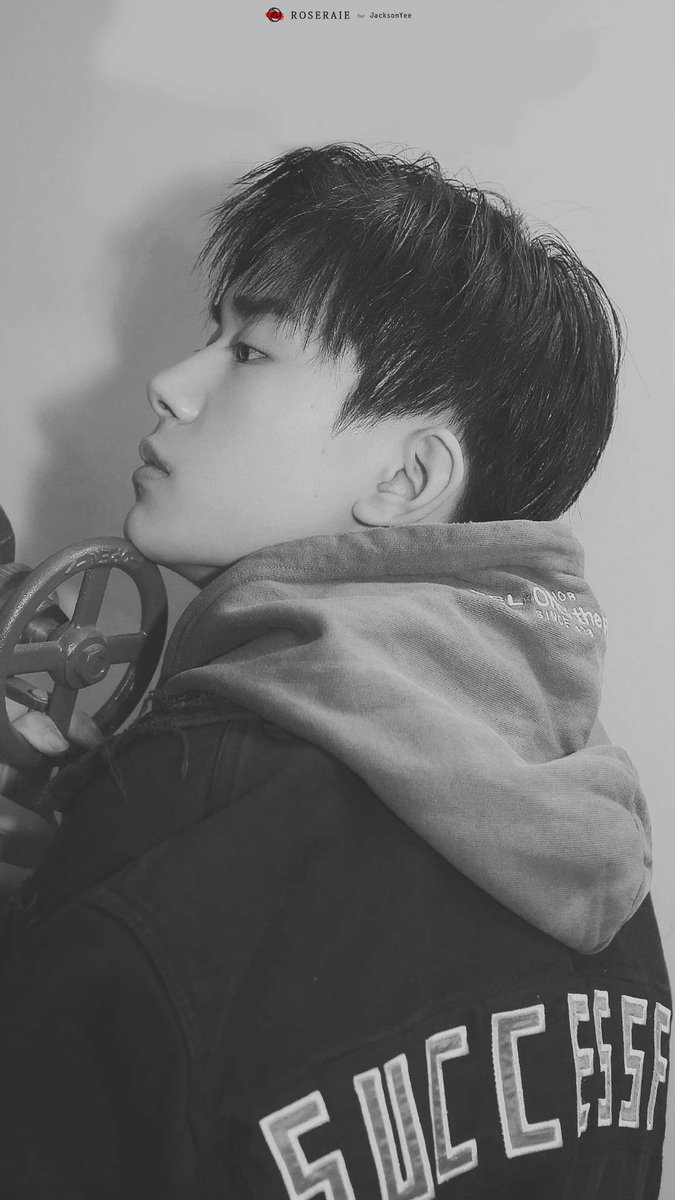 tianlan13's tweet photo. Happiness is knowing someone like you #JacksonYeeGrammys2018 https://t.co/I4hAIZi5JG