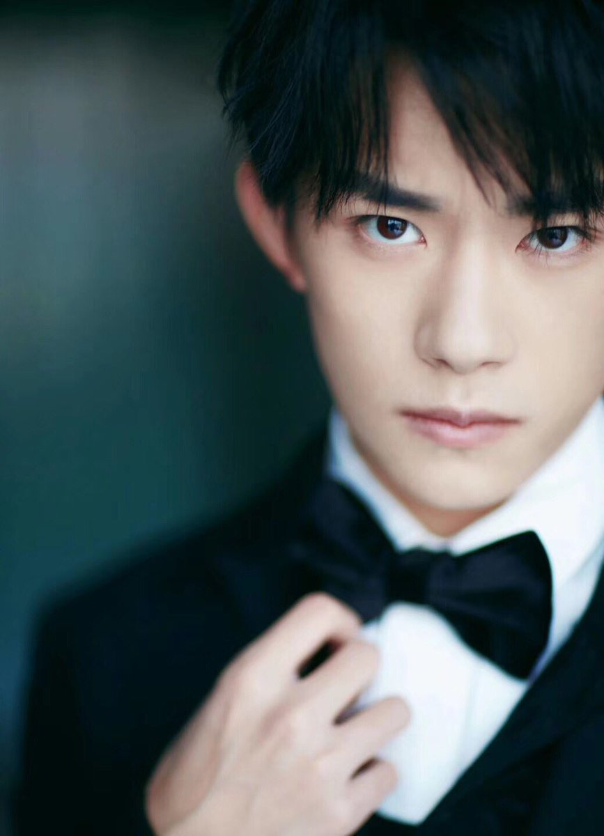 jacksonnhu2811's tweet photo. As the only Chinese celebrity officially invited to the GRAMMYs, Jackson Yee always talk less but do more. Each time he proves himself with his own strengths and efforts. Jackson Yee, Keeping moving forward and wish you a brilliant future. #JacksonYeeGrammys2018 https://t.co/2NylJnSCiD
