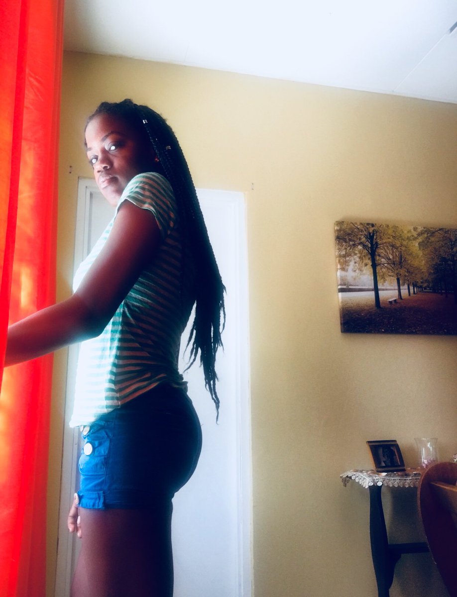 T_thiiyaa's tweet photo. Not a model, not trying to be, not claiming to be, but could be. #modeling #bymyself #likeforsupport #lol #shamelsspromo https://t.co/pBnYv9xZ58