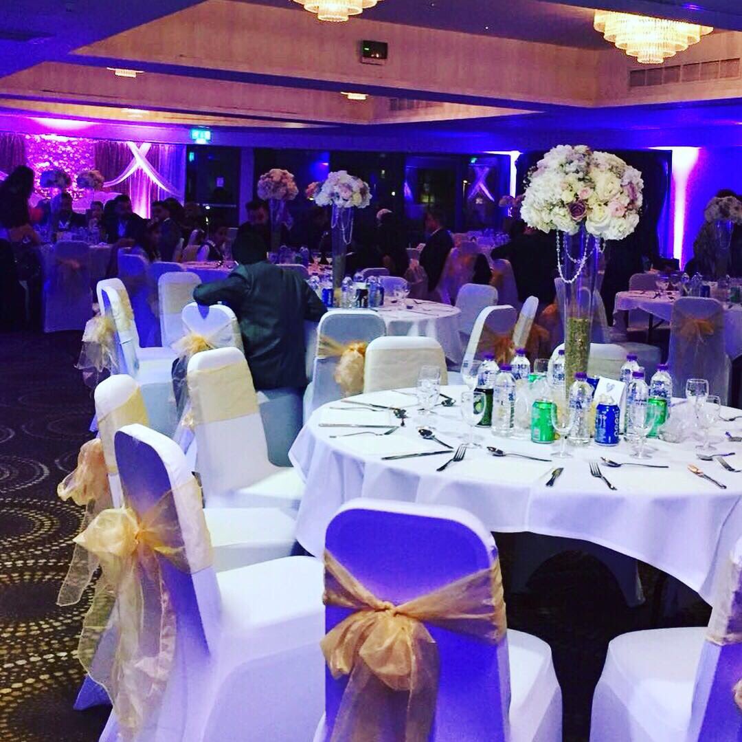 HIBrentfordLock's tweet photo. Another successful #weddingday, another happy bride and groom. Great #teamworkmakesthedreamwork @RedefineBDLSale @SteBench @waterfront_LDN https://t.co/3ERvMEmL1E