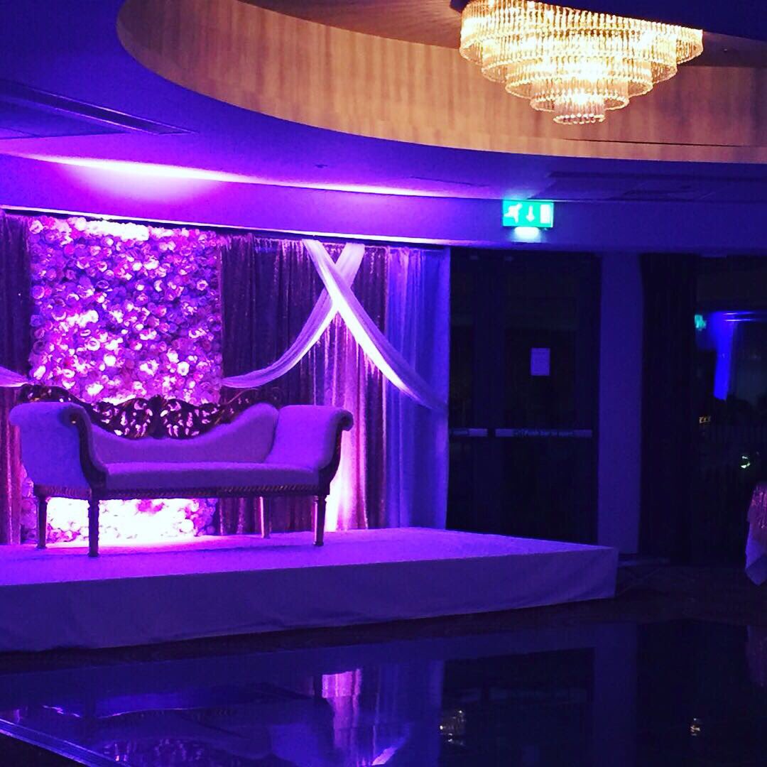HIBrentfordLock's tweet photo. Another successful #weddingday, another happy bride and groom. Great #teamworkmakesthedreamwork @RedefineBDLSale @SteBench @waterfront_LDN https://t.co/3ERvMEmL1E