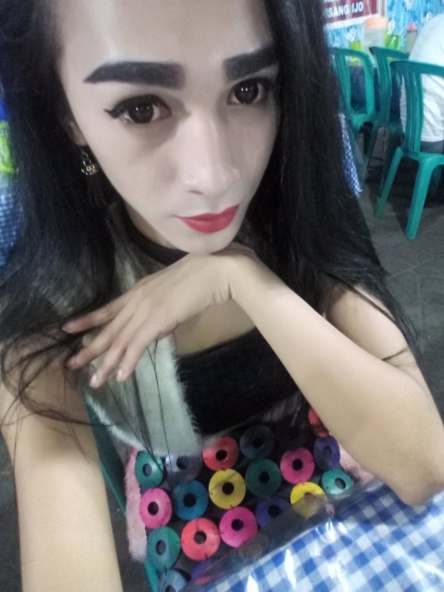 MozzaRebecca's tweet photo. Hy syg...open BO/camsex ya..wa 085242201596 area manado😘😘😇 https://t.co/I44iM0oCw8