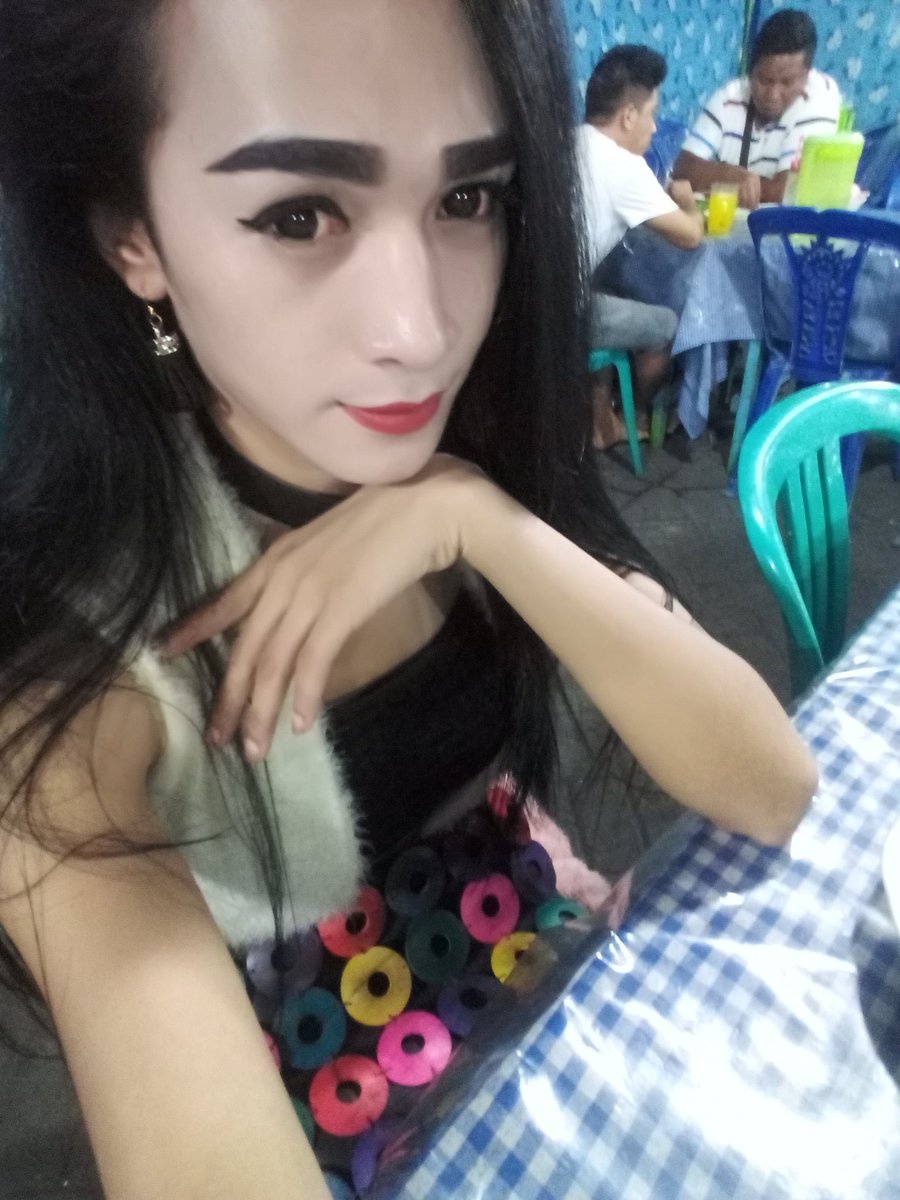 MozzaRebecca's tweet photo. Hy syg...open BO/camsex ya..wa 085242201596 area manado😘😘😇 https://t.co/I44iM0oCw8