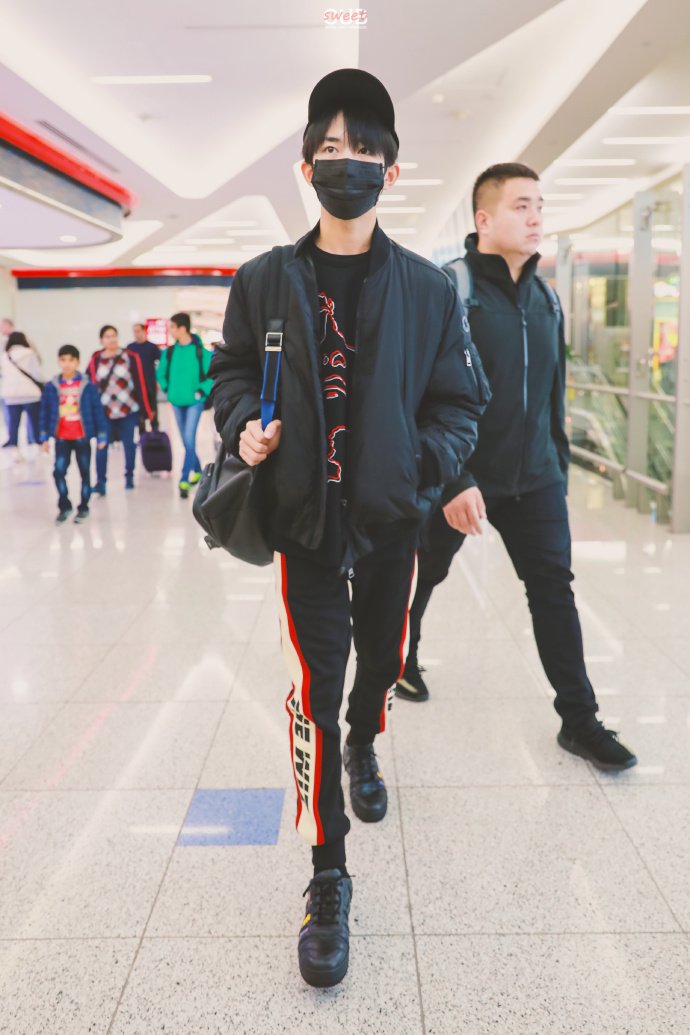 yiduofa's tweet photo. #JacksonYeeGrammys2018
Young and handsome, both good looks and interesting soul.Early bloomer without hurry and rashness. Have this opportunity to be invited,  great pleasure.☺️ https://t.co/uAGjJmnLjz