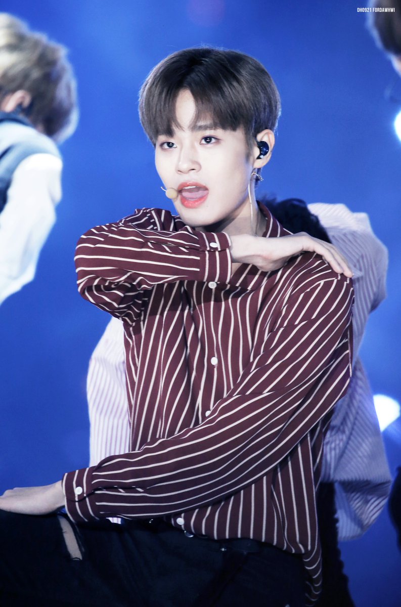 Dh09211's tweet photo. 2018년 01월 29일 #대휘야_태어나줘서_고마워
대휘야 너 하고 싶은 거 다 해!!!! 생일 축하해 https://t.co/kUjIid47oM