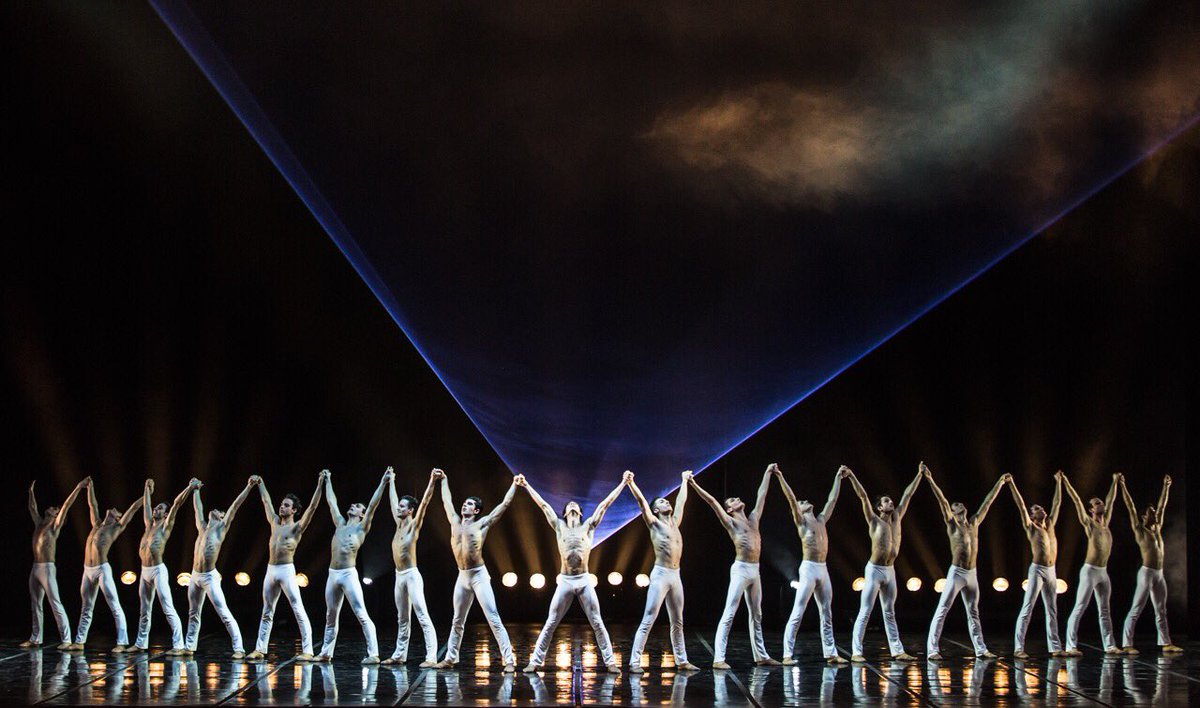 OperaRoma's tweet photo. Una #SoiréeFrançaise all'insegna del bianco!
#SuiteenBlanc di #Lifar e #PinkFloydBallet di #Petit
Da questa sera fino al 3 febbraio.
#TORballo #operaroma
© Yasuko Kageyama / TOR https://t.co/W8QbdHXOr9