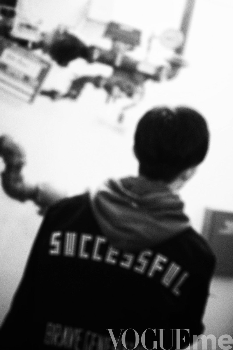 _YOUKU_'s tweet photo. May you return with a young heart after years of fighting.#JacksonYeeGrammys2018 https://t.co/fikKrC5ydN