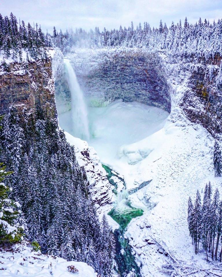 Exploring BC's Incredible Wells Gray Provincial Park in Winter: ow.ly/RLVA30i1PYo via <a href="/explore_mag/">Explore Magazine</a> #exploreBC
📷: Linh Tran Photography
