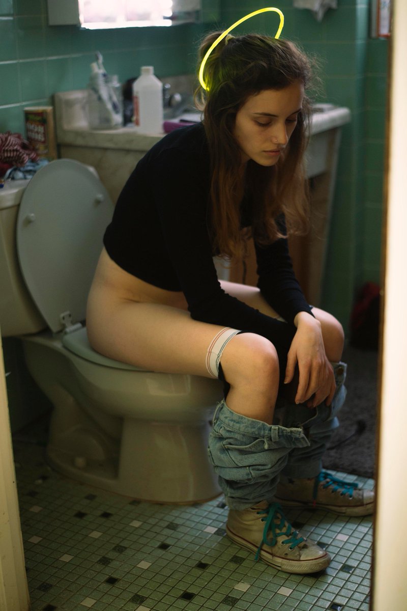 Girls On Toilet On Twitter -4804