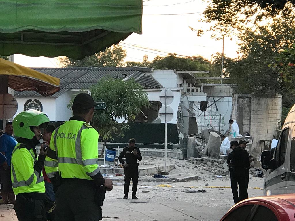 BluRadioCo's tweet photo. #Ampliación Al menos 5 heridos por nuevo atentado contra un CAI en el suroriente de Barranquilla
https://t.co/kixSghTOTy #VocesySonidos https://t.co/vrvHguRPgD