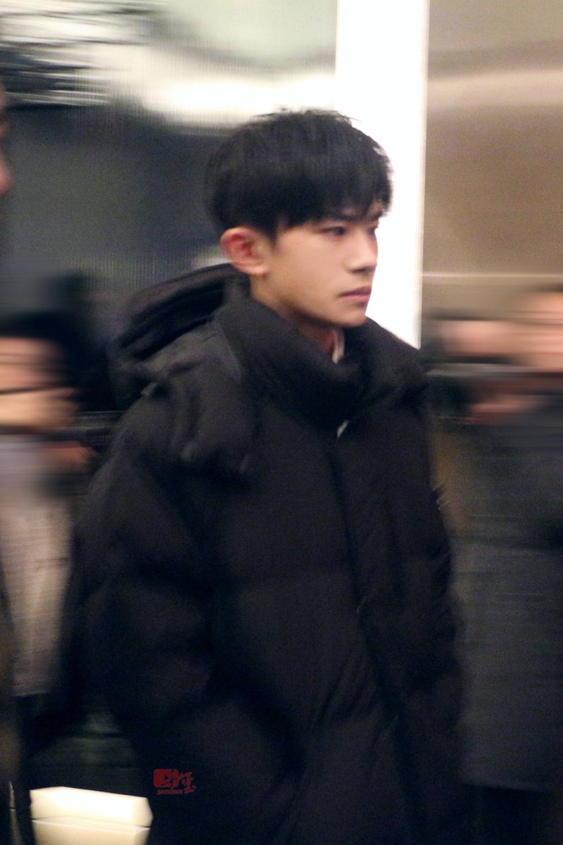 AQianAShan's tweet photo. No one can deny your attractiveness #JacksonYee Hope you are enjoying your #GRAMMYs trip in NYC 
#JacksonYeeGrammys2018 https://t.co/mnQXoTA0u9