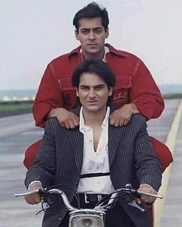 Atheist_Krishna's tweet photo. After winning record 20 Grand Slam Singles Titles #Federer is all set to enter bollywood. https://t.co/PRFfmbOW5A